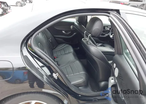 2017 Mercedes-Benz C 300 4Matic из США, поврежденный, VIN 55SWF4KBXHU186883